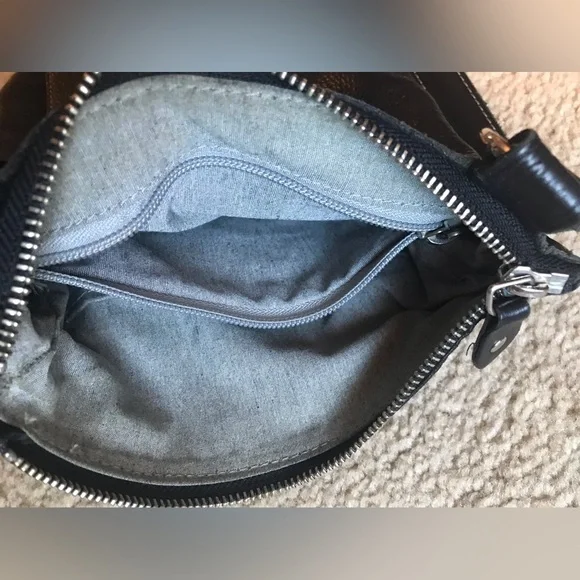 Roots Venetian leather crossbody bag - Picture 3 of 8